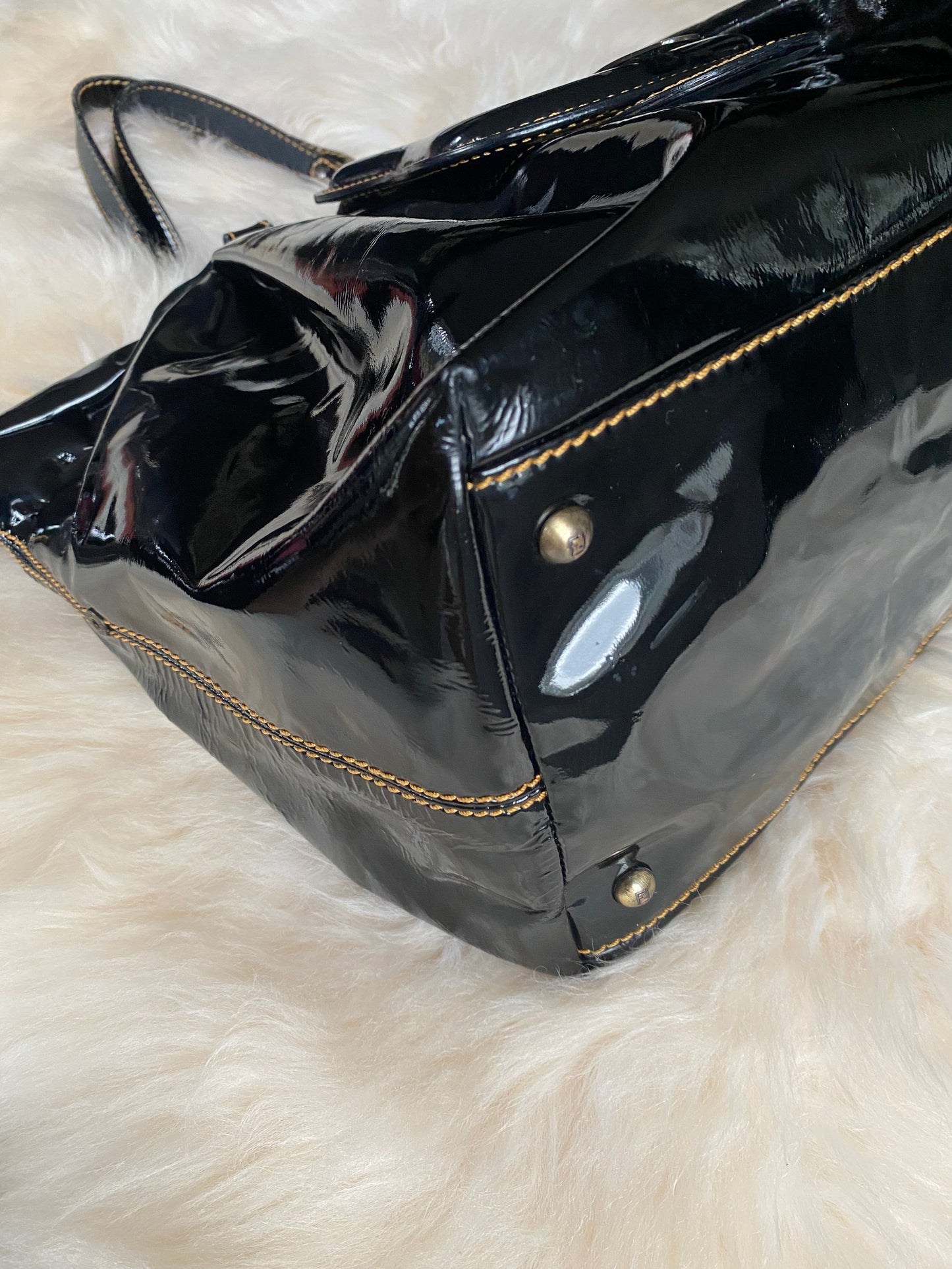 Fendi B Shoulder Bag Patent Leather
