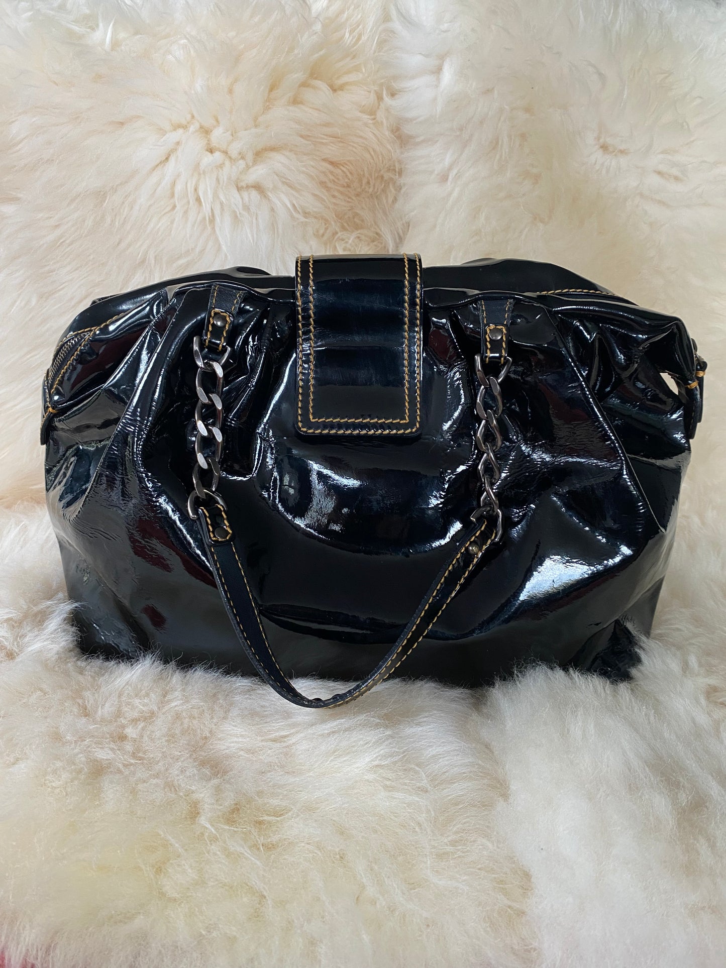 Fendi B Shoulder Bag Patent Leather