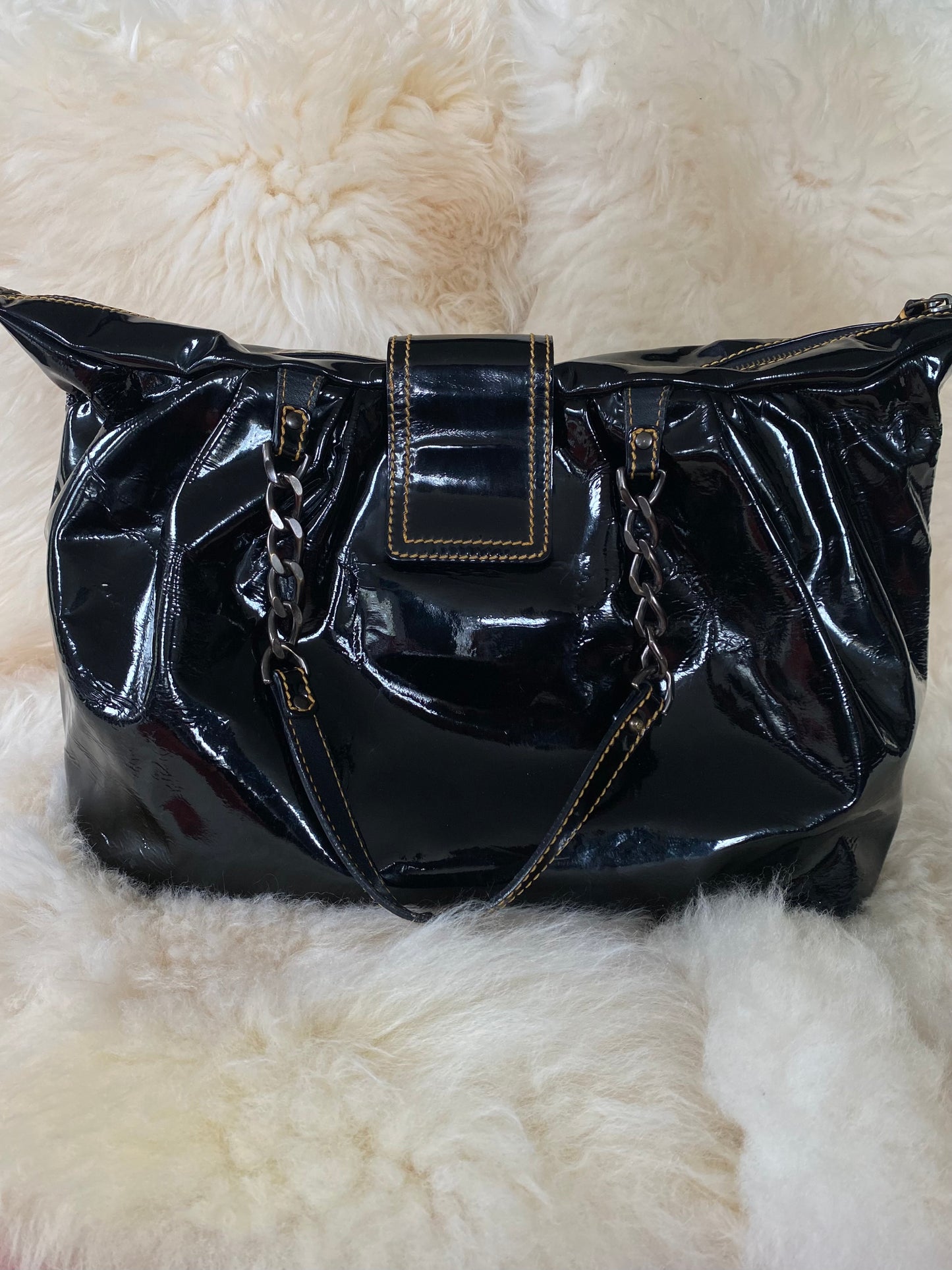 Fendi B Shoulder Bag Patent Leather