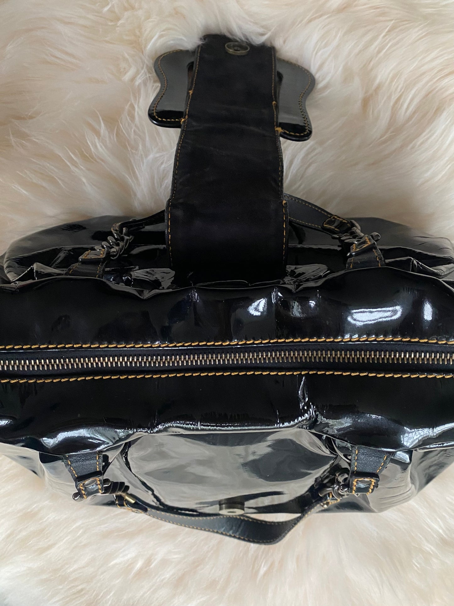 Fendi B Shoulder Bag Patent Leather
